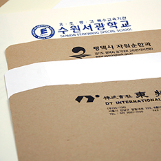 흑백 중봉투 이미지